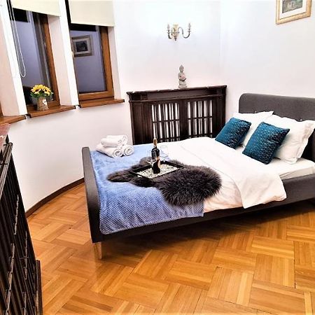 Central Arghezi University Square Lejlighed Bukarest Eksteriør billede