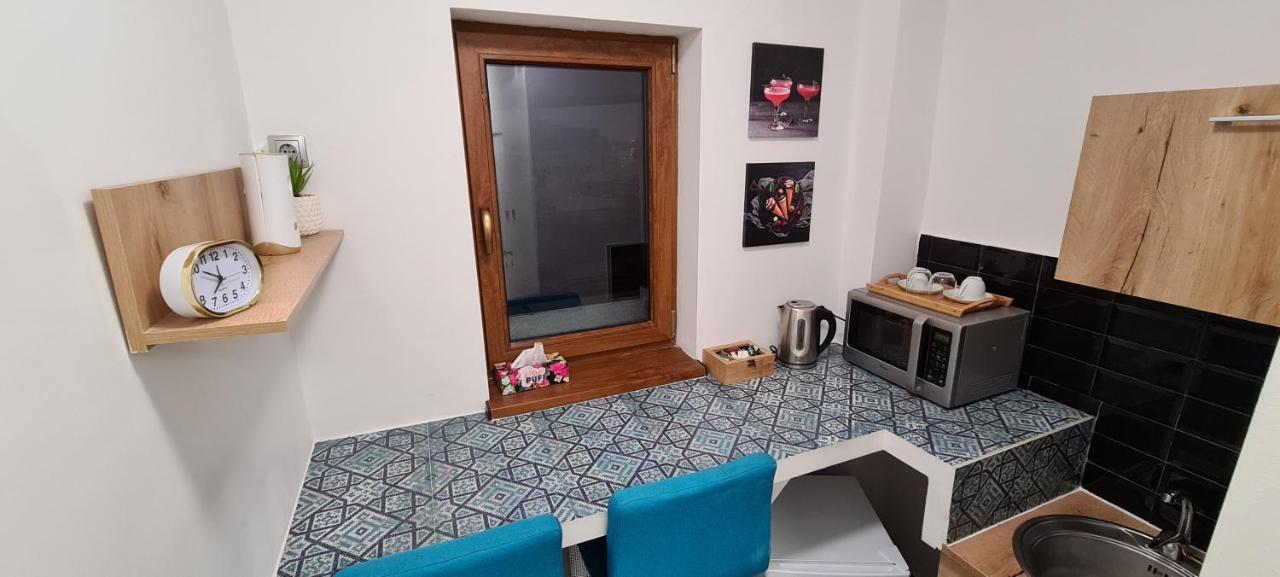 Central Arghezi University Square Lejlighed Bukarest Eksteriør billede